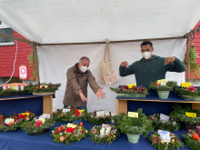 Adventskränze aus dem Garten