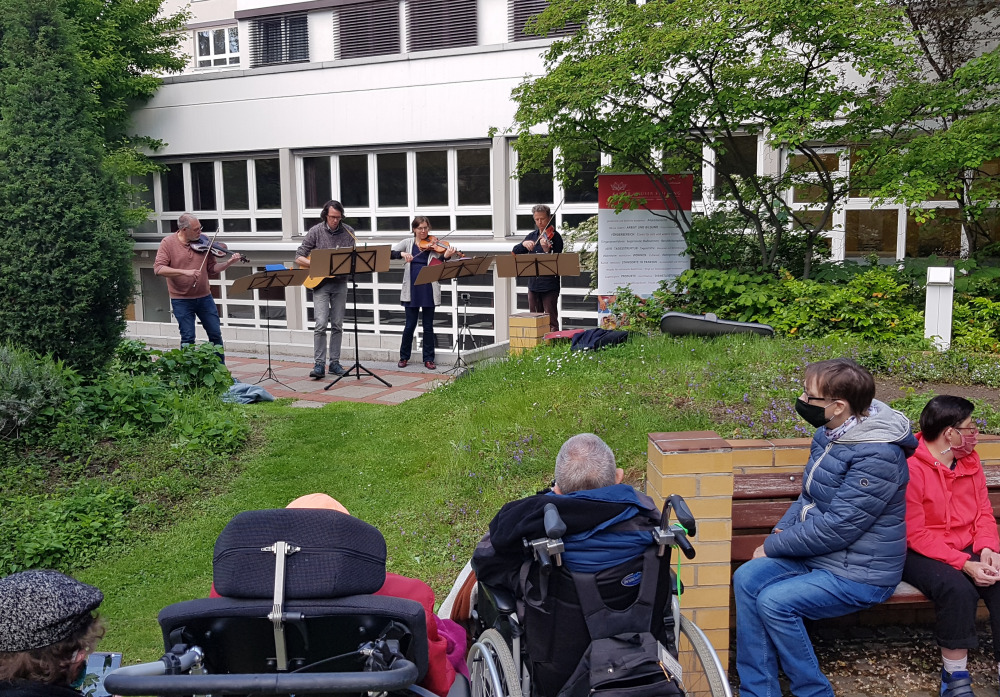 Konzert vor der „Schrippenkirche“