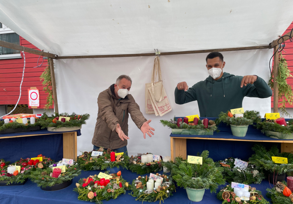 Adventskränze aus dem Garten