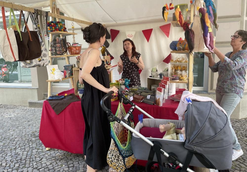 Verkaufsstand vor der Flora 23