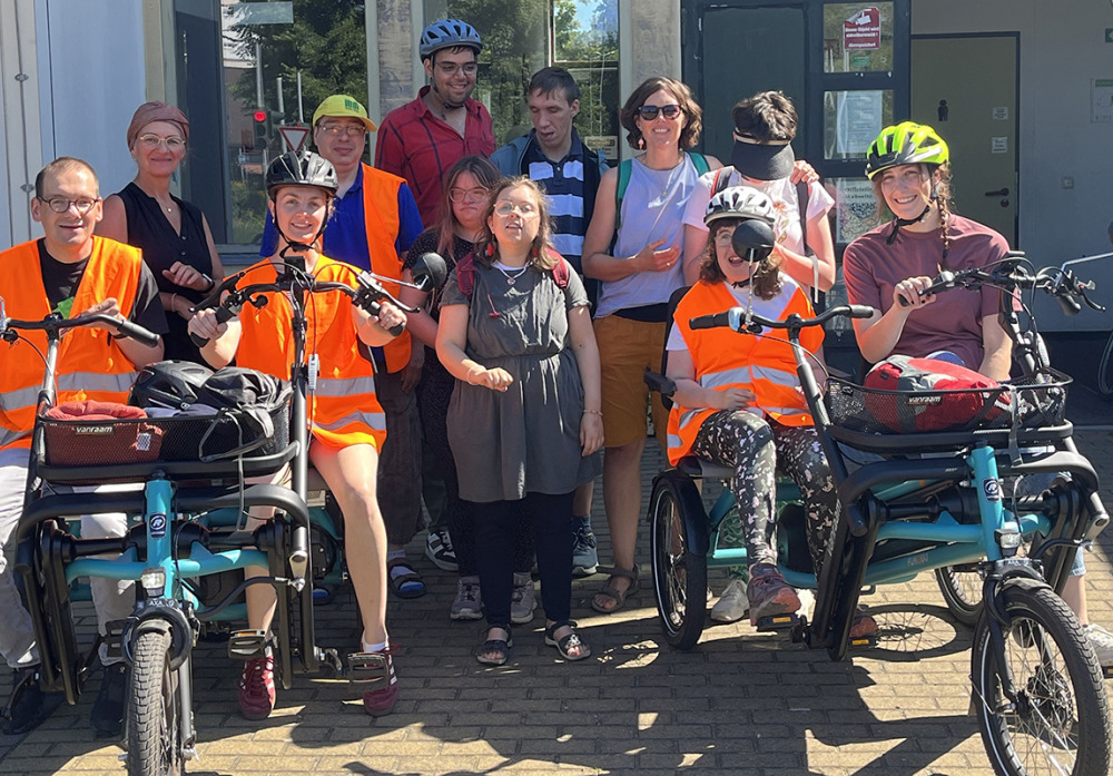 Mit unseren Rädern in der Verkehrsschule 